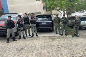 Forças policiais encontram carro de luxo furtado de loja na Serraria | Reprodução