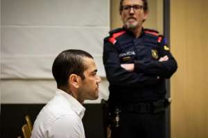 Daniel Alves pode ser solto hoje se pagar fiança de 1 milhão de euros | Jordi Borras/Pool/AFP