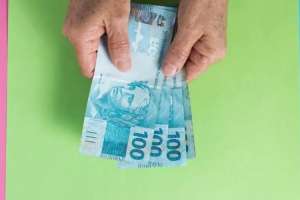 Rombo do governo faz você ter uma dÃvida que já soma R$ 33 mil | Getty Images/EyeEm