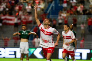 CRB vence o Guarani, com gol de Gegê, e deixa a zona da degola: 1 a 0 | Ailton Cruz