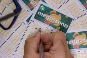 Mega-Sena acumula e prêmio vai a R$ 53 milhões | Rafa Neddermeyer/Agência Brasil