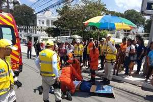 Padre de 65 anos é atropelado por carro ao tentar atravessar rua no Centro de Maceió | Ascom Ronda no Bairro