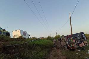 Ônibus do cantor Devinho Novaes estava acima da velocidade permitida na BR-101 | Divulgação / PRF