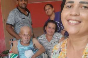 Filha de idoso agradece tratamento recebido pelo pai na Unidade AVC do HEA | José Gabriel / Divulgação (FamÃlia)