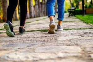 Ciência estipula número diário de passos para não engordar | Caminhada matinal: saiba os benefÃcios dessa prática para a sua saúde — Reprodução do Canva