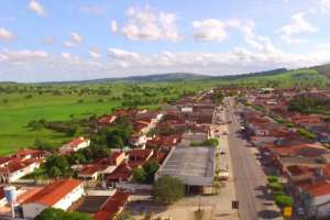 Homem agride militares com soco no nariz e chute no peito | PJM Drones